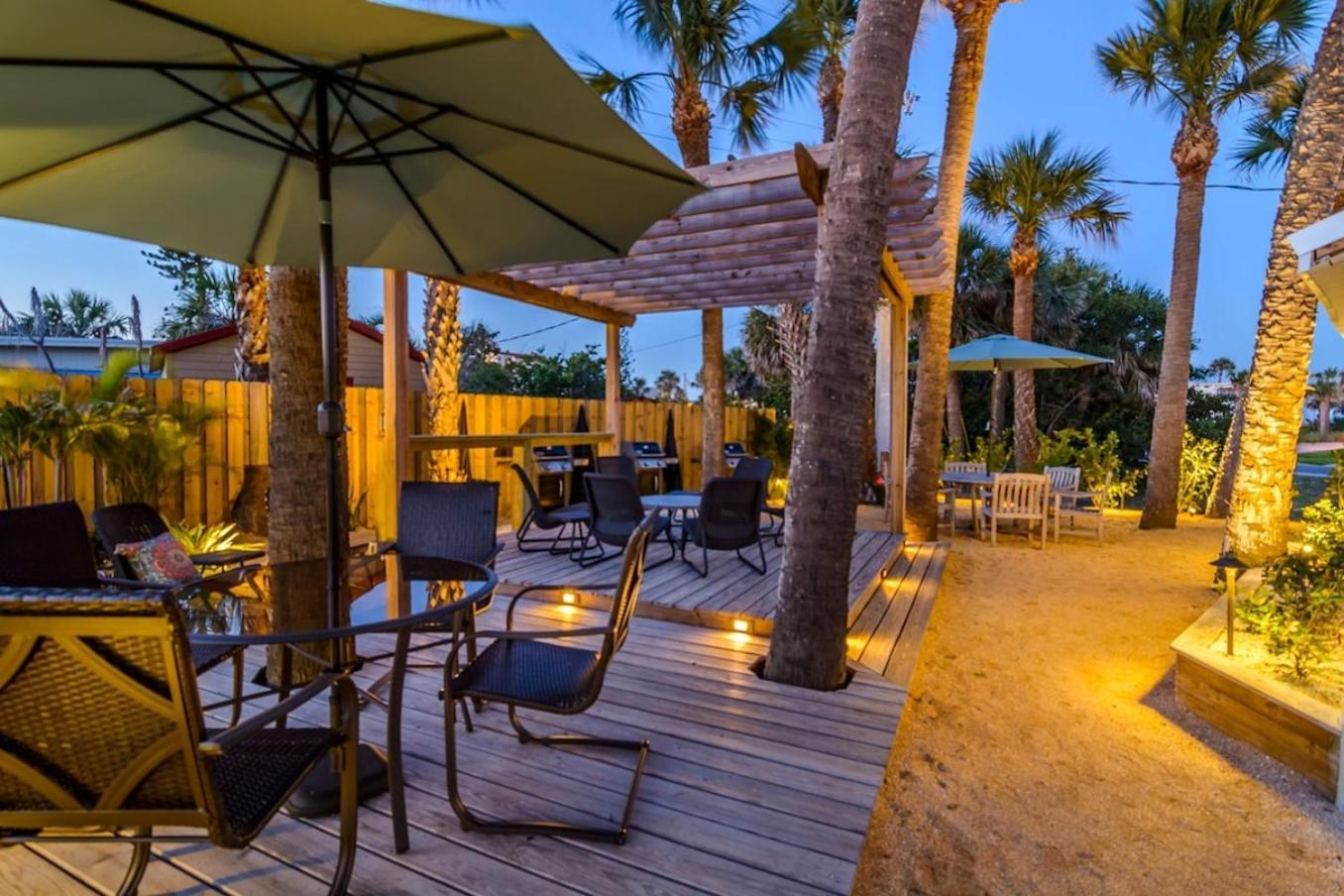 Boutique Vacation Rental Complex At Beach Cocoa Beach Exterior photo