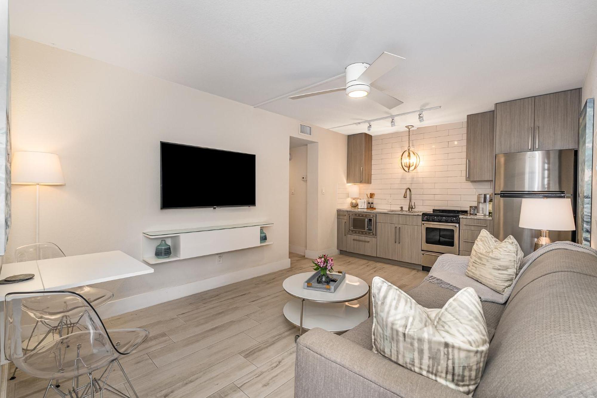 Boutique Vacation Rental Complex At Beach Cocoa Beach Exterior photo