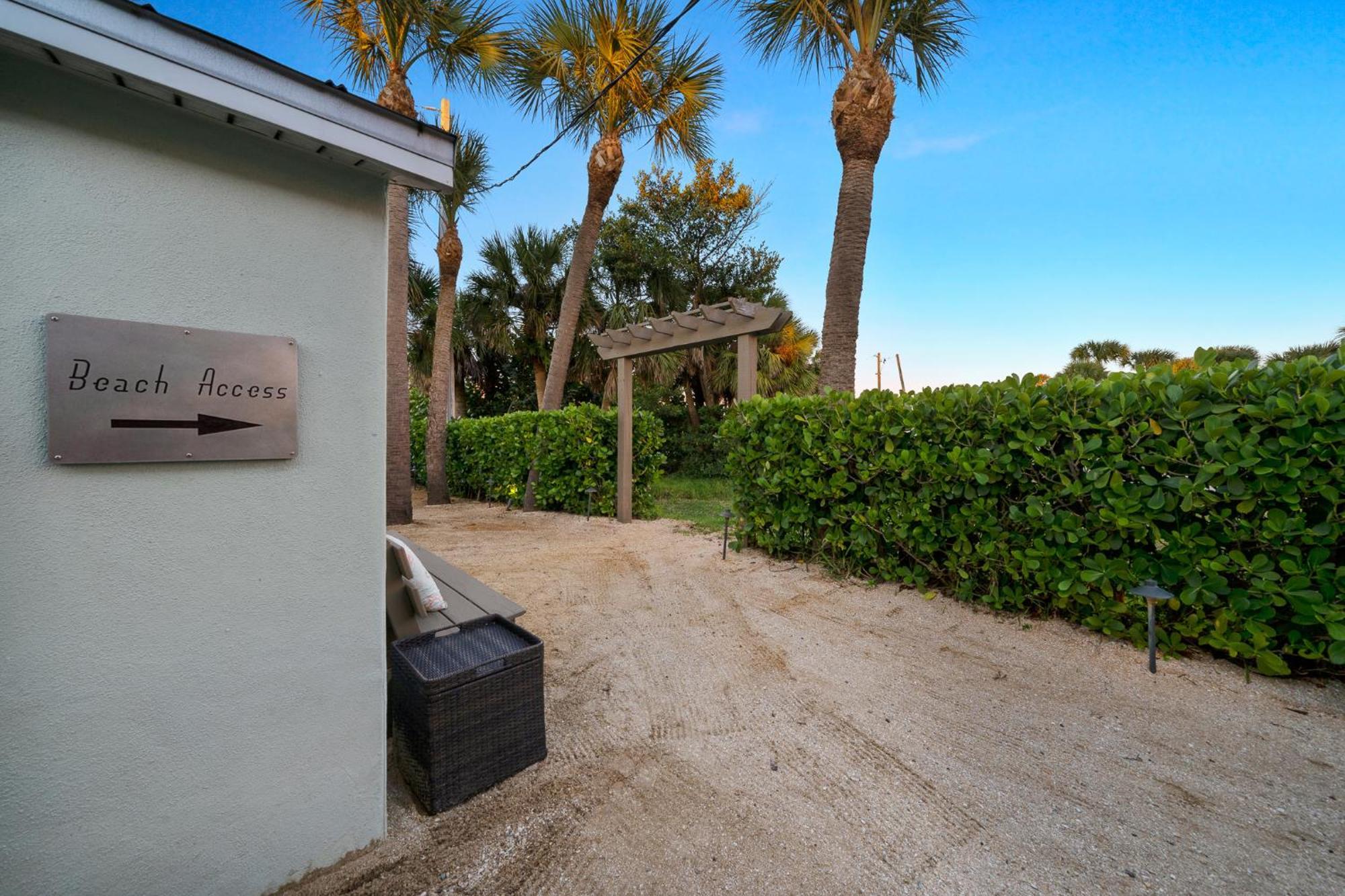 Boutique Vacation Rental Complex At Beach Cocoa Beach Exterior photo